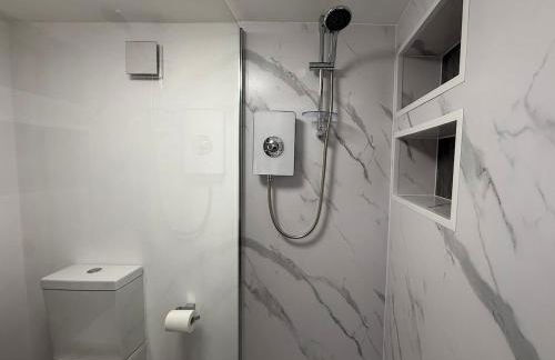 Stylish 1-Bed Apartment Ideal for 2 Guests - Foto 25