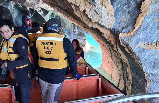 Paseo en barco por las cavernas de mármol de Puerto Sánchez - Foto 4