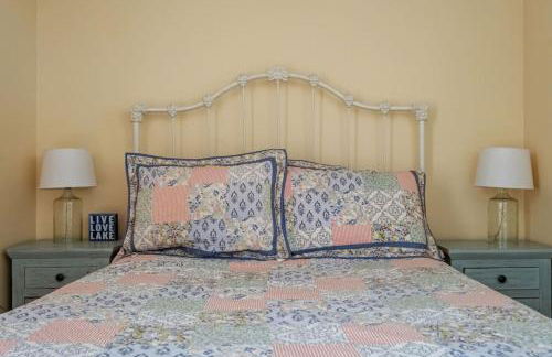 Spacious Waterfront Retreat on Merrymeeting Lake - Photo 20