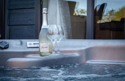 Dewin Bach - Luxury Lodge, Hot Tub, Close to Beach - Photo 49