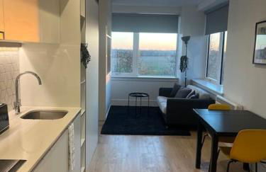 Voyager Haus Apartments, EV Charging Stations, London Heathrow Airport, LHR, Terminal 4, RE-Energise & GO - Foto 64