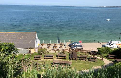 Promenade Apartment with own Beach Hut - Photo 18