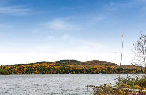 Spacious Lakefront Retreat w/Stunning Views - Foto 40