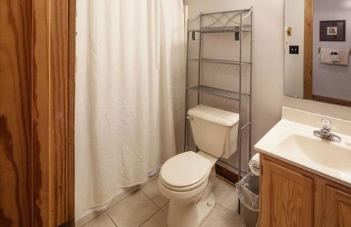 Er44 - Rising Eagle - Great Location! Close To Town! 2 Bedroom Cabin by RedAwning - Foto 32