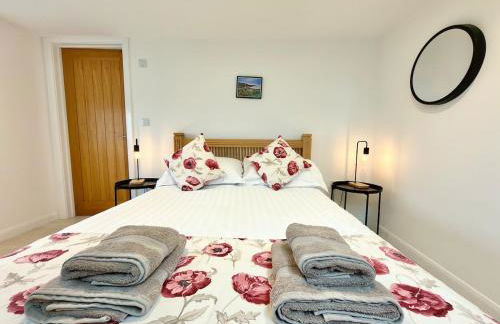 Rural Cottage, 3 beds, 3 bath,LOG BURNER, HOT TUB, with Cymru Holidays - Foto 65