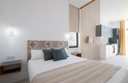 FLORIT FLATS - Stylish Studio by the Joaquin Sorolla Station - Photo 1