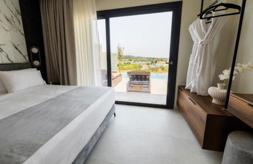 Celeste Luxury Villas - Photo 34