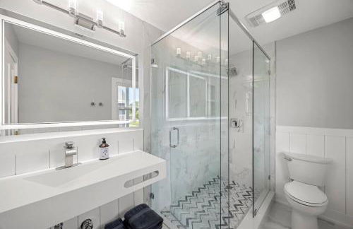 NEW Calle De Santiago in the Heart of Pensacola! - Foto 18