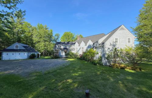 WOW New Spectacular Franconia Home - history - views - fire pit - hot tub - pool - grandeur - MUST SEE - Foto 55