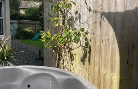 West View, Lakeside, Newby Bridge, 2 mins walk to Lake Windermere, Delightful property with Hot Tub - Foto 17