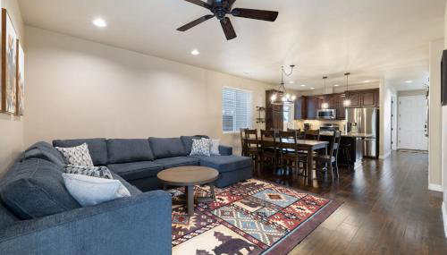 NEW! 5BR Family Retreat with Game Room, AC, Near Downtown Flagstaff & NAU - Foto 2