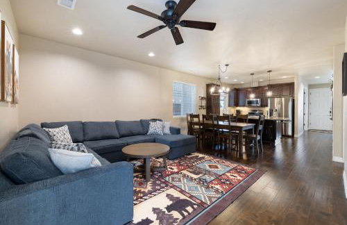 NEW! 5BR Family Retreat with Game Room, AC, Near Downtown Flagstaff & NAU - Foto 2