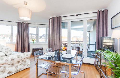 The Maybach - rooftop living XBerg, 1BR, 1 living room, group & family friendly, 2 - 4 Guests - Foto 3