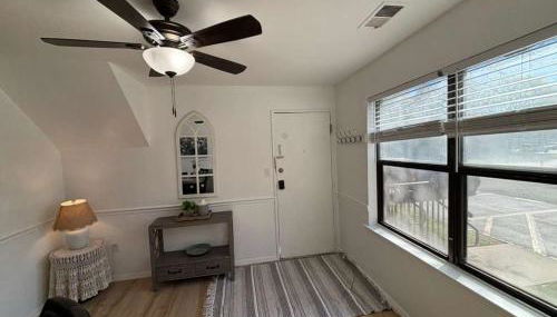 Entire Cozy Apartment Fully Renovated Modern Style - Foto 3