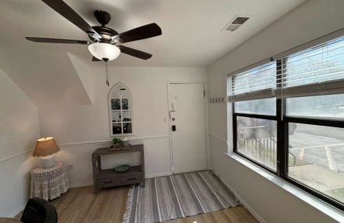 Entire Cozy Apartment Fully Renovated Modern Style - Foto 3