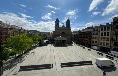 Erdizka, céntrico apartamento turístico con la mejor vista Plaza de los Fueros - Photo 19