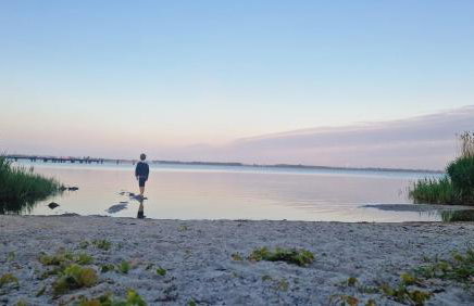 App 8o - Großer Tag am Meer mit Wasserblick in Dranske - Foto 2