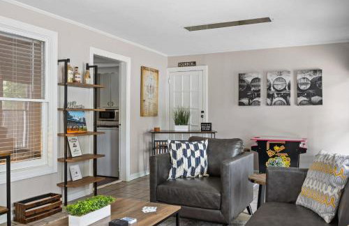 Cozy & Updated Unit in the Heart of the Highlands - Foto 29