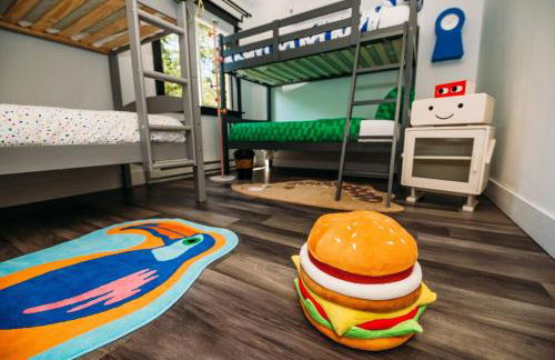 Creekside Family Dreamland - Hot Tub, Firepit, Arcade - Foto 25