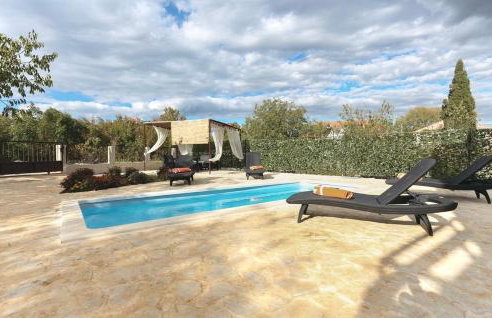 Holiday house Greenside - with a pool - Foto 57