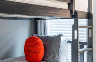 Modern Emerson retreat close to LakePoint Sports - Photo 23