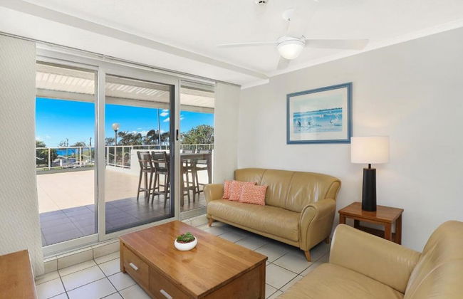 Elouera Tower Beachfront Apartments - Photo 33