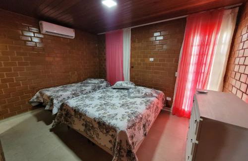 Casa de Campo Novo gravatá em condomínio, lazer completo com piscina compartilhada, churraqueira e forno a lenha privado e uma vista espetacular e com aquele friozinho - Foto 9