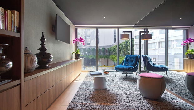 Pan Pacific Serviced Suites Beach Road, Singapore - Photo 4, Lobby sitting area