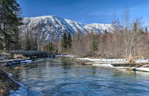 Peaceful Mountain-View Home - Walk to Kenai Lake! - Foto 26