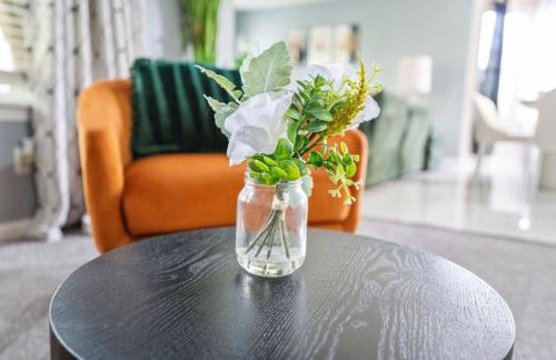 Modern Comfort Loves Park - Stylish 3BR Getaway - Foto 28