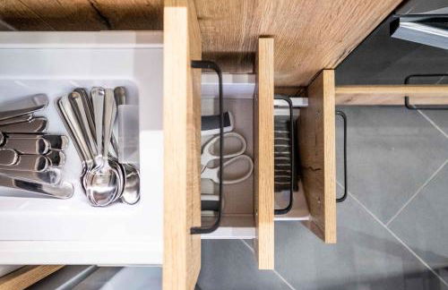 New and Modern Apartment with Comfy Beds - Photo 17