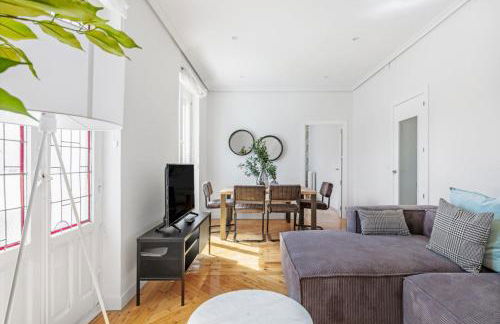 4 bedrooms 2 bathrooms furnished - Salamanca - refurbished - MintyStay - Photo 3