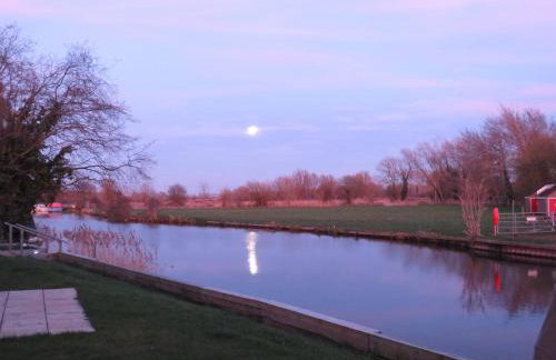 Cottage - Sleeps 3, Parking & Fishing - Foto 37