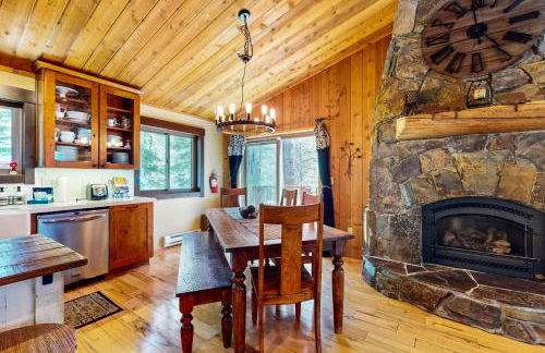 Tastefully-Updated, Classic Tahoe Family Home - Photo 7