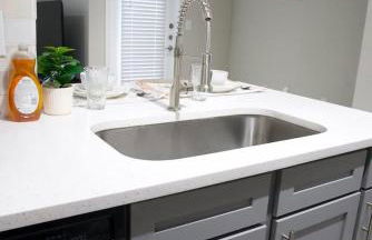 Stylish 1BR Escape Ideal for Business or Leisure - Foto 8