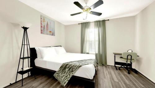 Downtown 3BR Near NRG Stadium - Photo 4