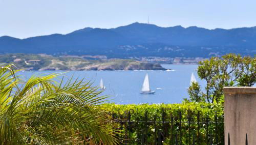 A 5 min à pied de la plage et 10 min du port, T2 vue mer avec vaste terrasse et parking privé - prestations haut de gamme - Foto 2