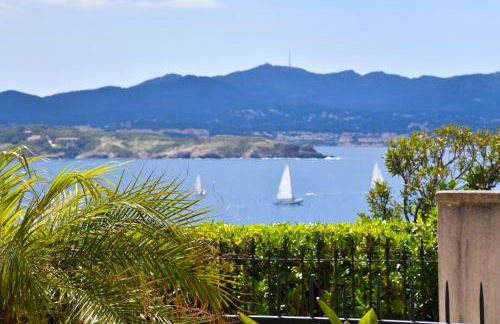 A 5 min à pied de la plage et 10 min du port, T2 vue mer avec vaste terrasse et parking privé - prestations haut de gamme - Foto 2