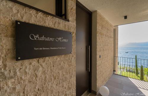 SalvatoreHomes - Luxurious Dreamview Waterfront Apartment in Torri del Benaco with Pool - Casa Azura - a 5 Star Luxury Collection at Lake Garda - Foto 37
