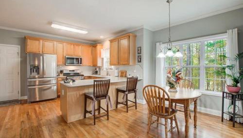 1 Spacious 4BR Getaway near Atlanta - Foto 2