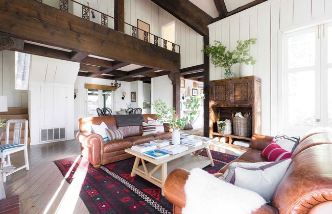 Everett by Avantstay 5mins to Palisades Tahoe! w/ HOT TUB - Photo 7