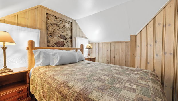 Big Bear Cottage - Walk to Lake, Smart TV, Fireplace, Deck - Foto 3, Habitación