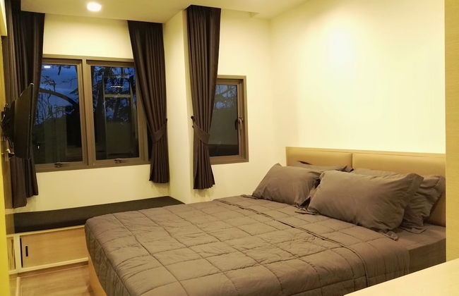 Sonrisa Sriracha - Photo 6