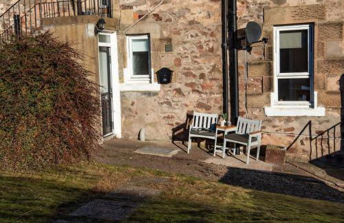 T&J House in Eyemouth: Cozy Coastal Retreat - Photo 11