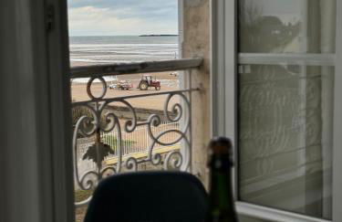 Sunny Apt on D-Day Beach with Parking - Foto 7