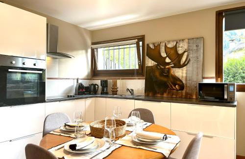 Appartement style chalet avec grande terrasse et parking prive - Foto 8