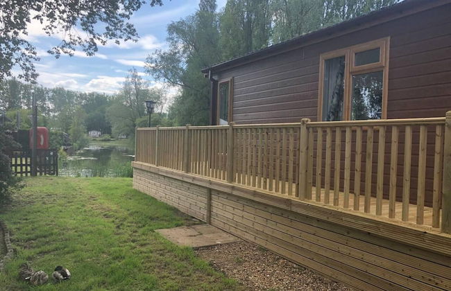 Beautiful and Tranquil Lakeside Lodge - Sleeps 5 - Foto 33