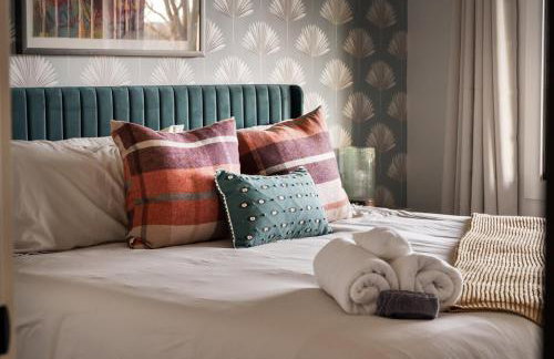 Luxe, Mountain VIEWS, Sauna, HotTub, Pups - Foto 12