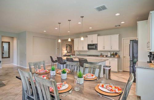 5 Mi to Surprise Stadium! Snowbird Escape with Pool - Foto 15