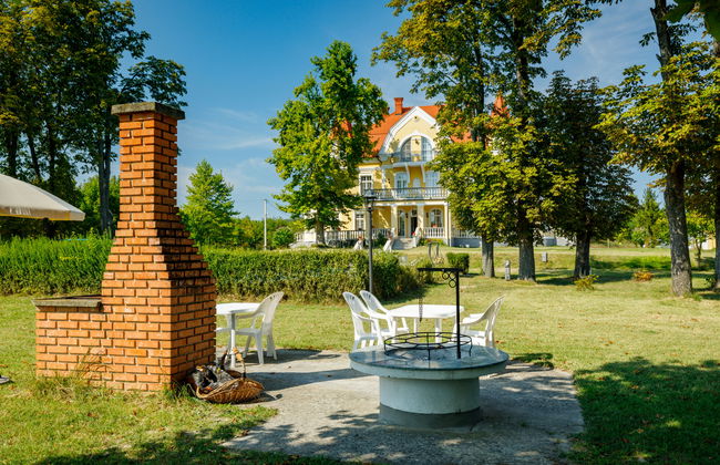 10 bedroom House in Fonyód with private pool and garden - Photo 40